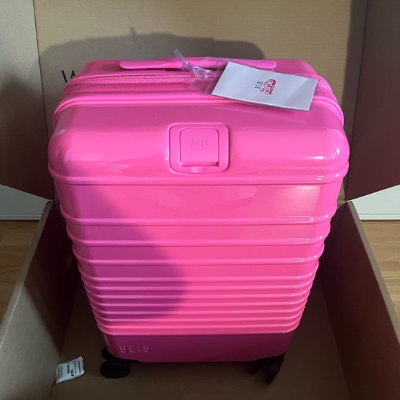 BÉIS x Barbie Carry On Luggage [Limited Edition] - Picture 1 of 5
